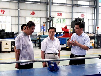 中國工程院院士江億與教授級工程師，暖通空調專(zhuān)家吳德繩一行視察科靈空調生產(chǎn)基地