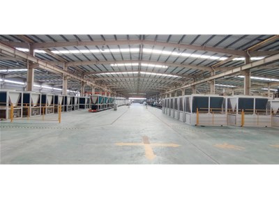 車(chē)間用空氣源熱泵+暖氣片，比集中供暖更??？